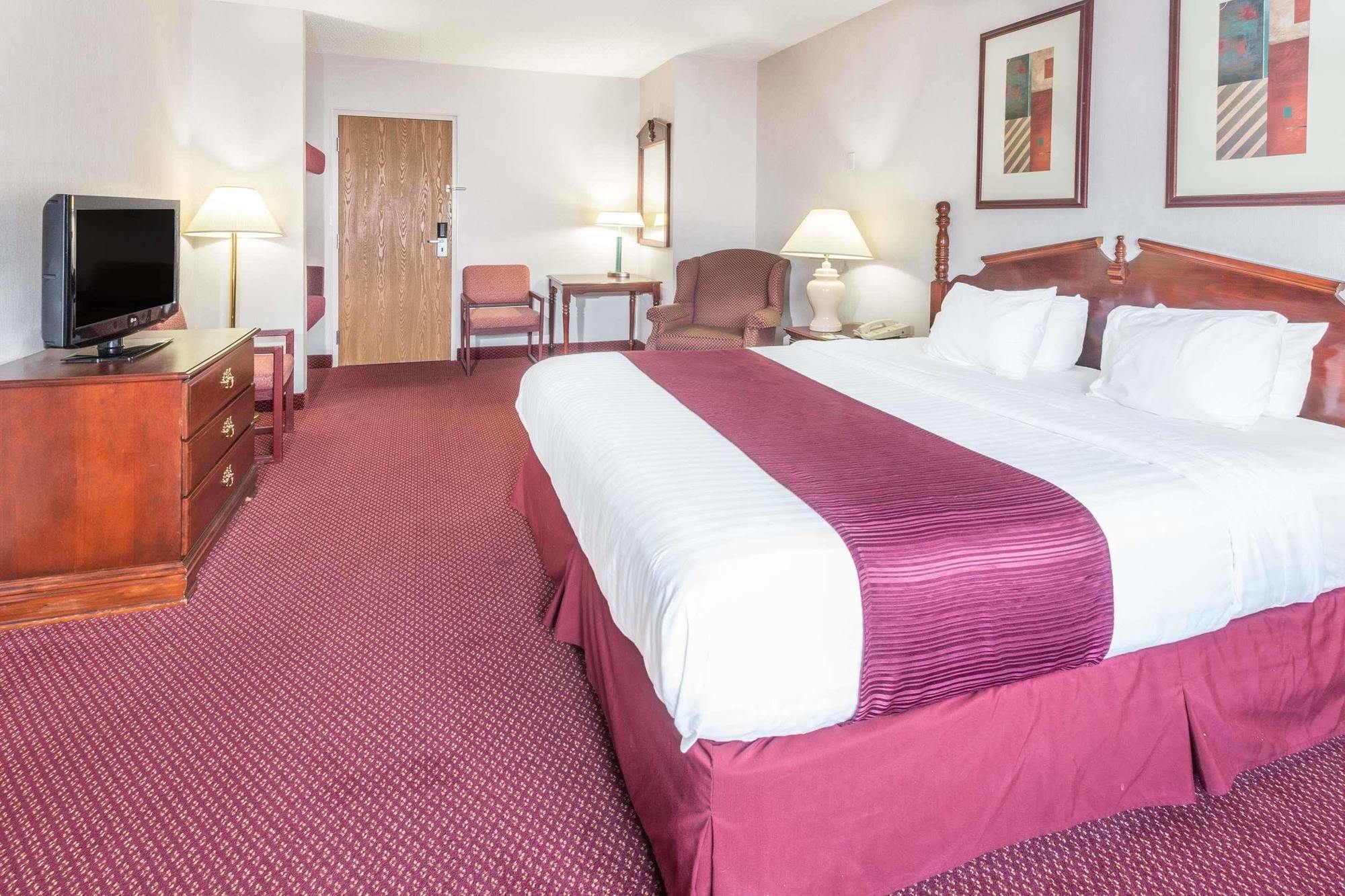 Days Inn By Wyndham Tiffin Kültér fotó